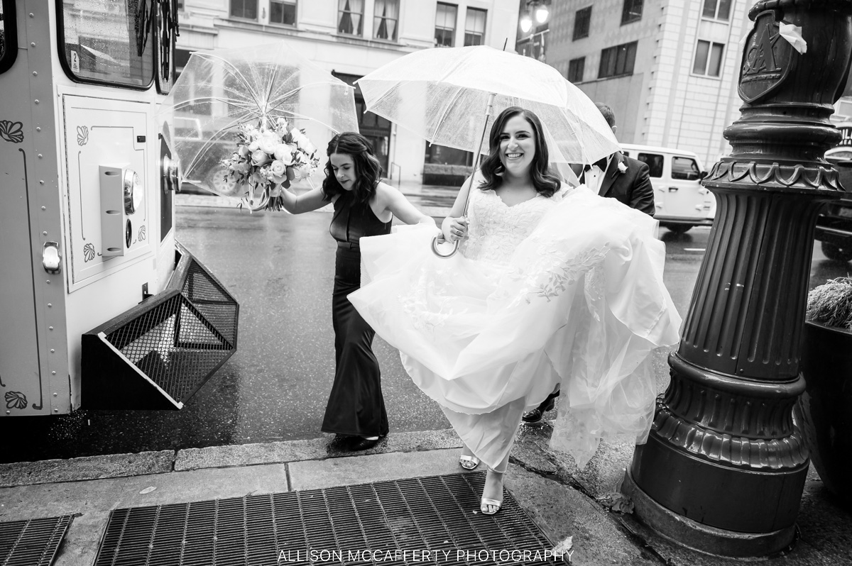 Rainy Philadelphia Wedding Photos